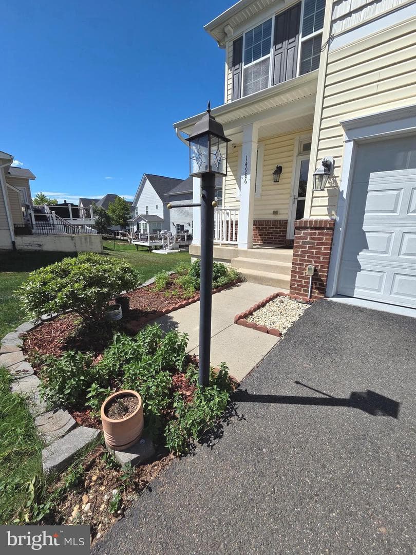 14986 Gossom Manor Place photo 3