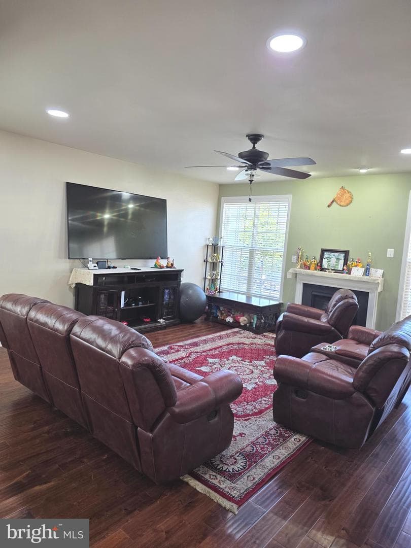 14986 Gossom Manor Place photo 8