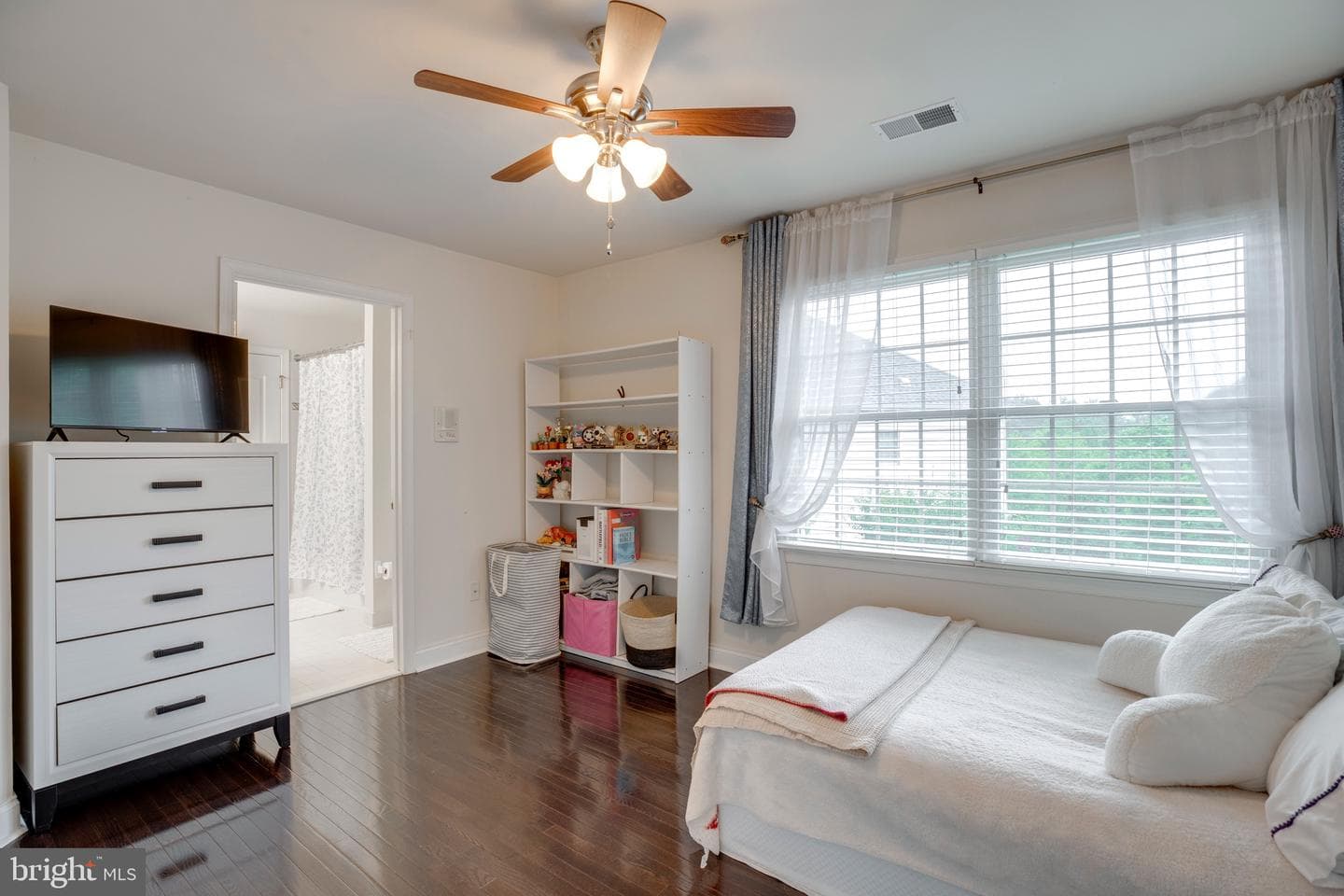 15613 Village Cove Place photo 30