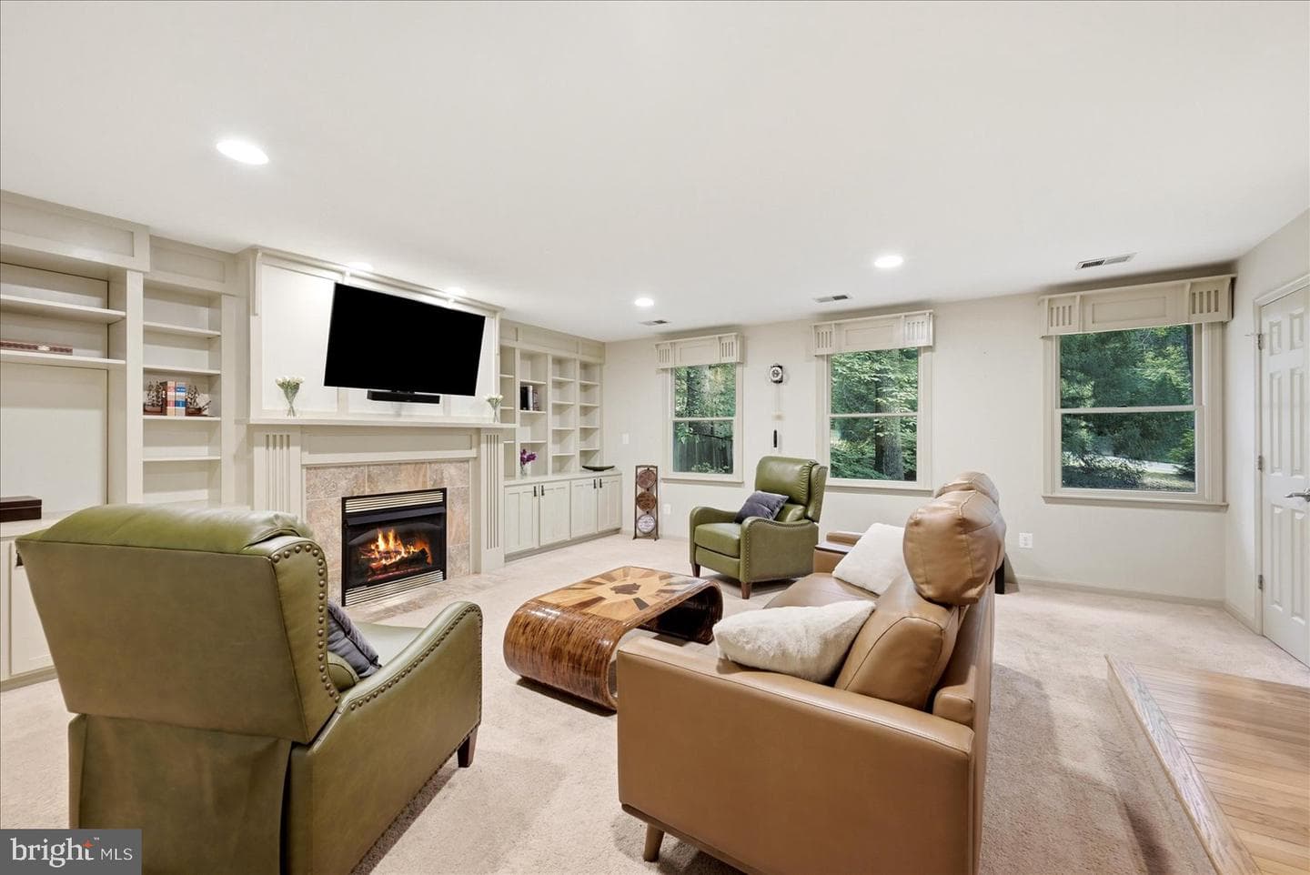 7366 Chardon Court photo 5