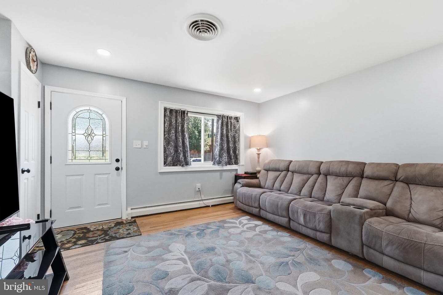 2208 Emporia Street photo 6