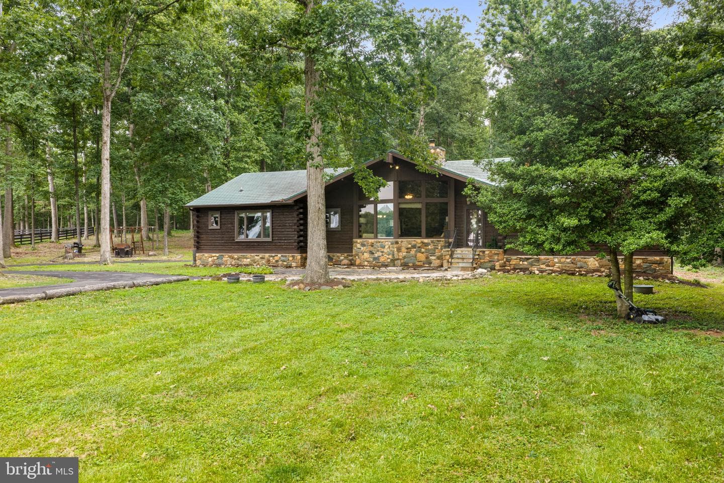 10904 Manley Road photo 4