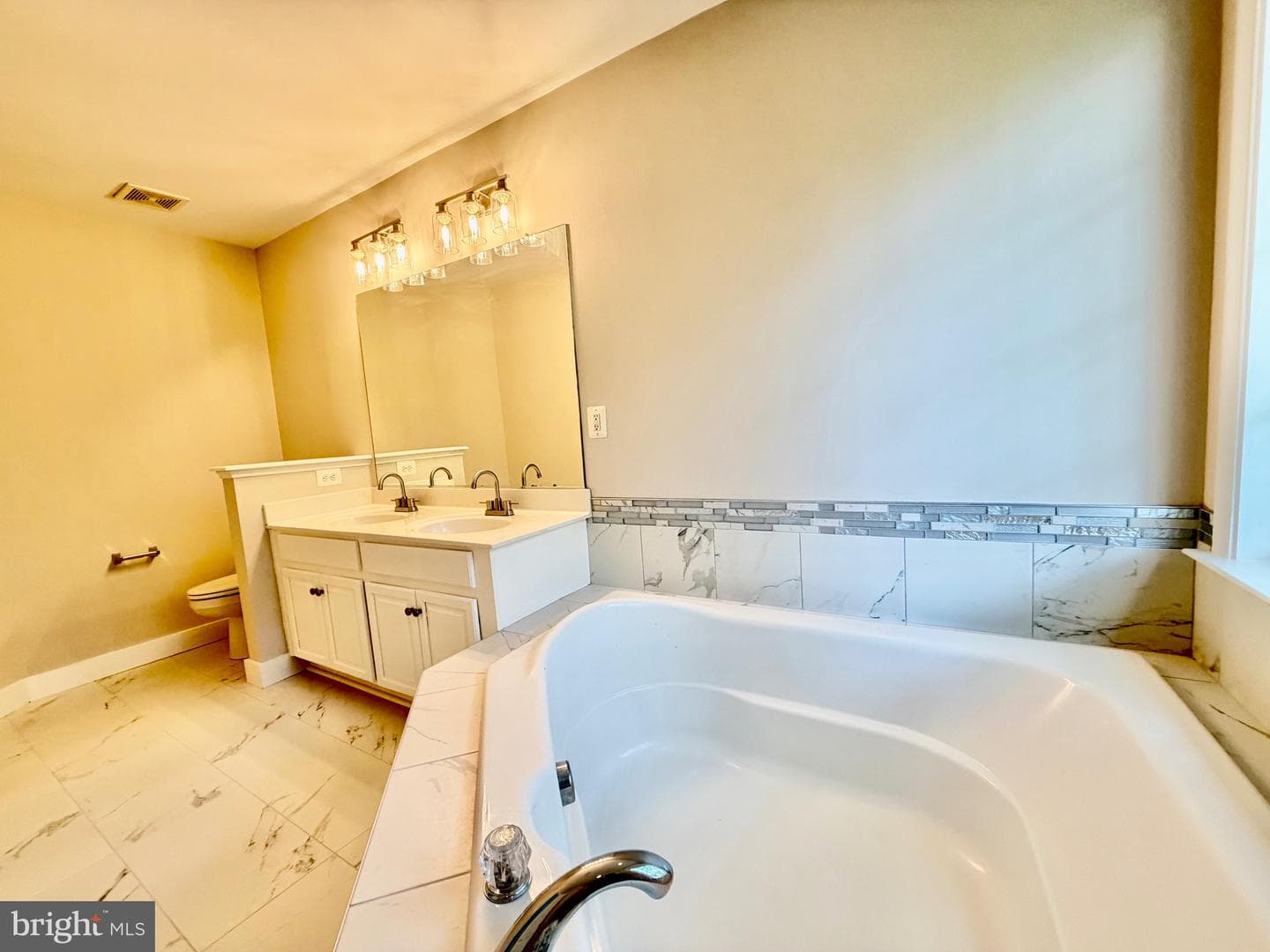 15519 Exmore Court photo 18
