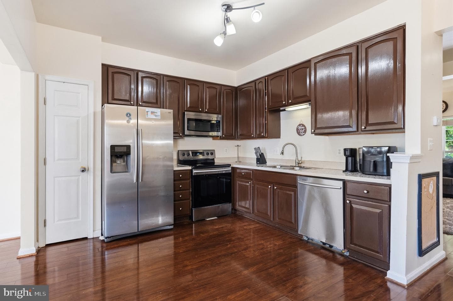 15129 Gaffney Circle photo 9