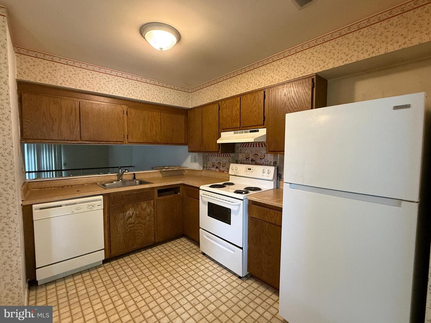 3673 Tavern Way photo 3