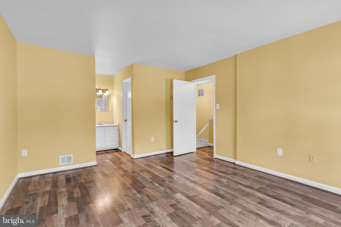 5566 Saint Charles Drive photo 18