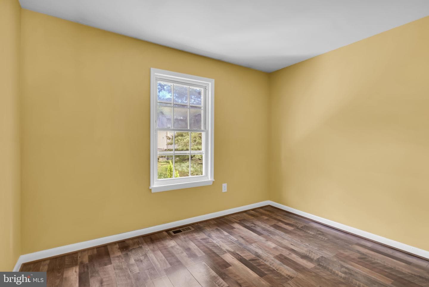 5566 Saint Charles Drive photo 28