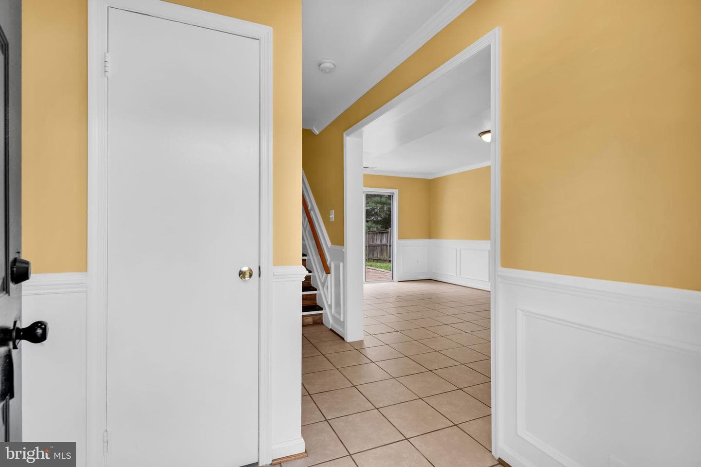 5566 Saint Charles Drive photo 4