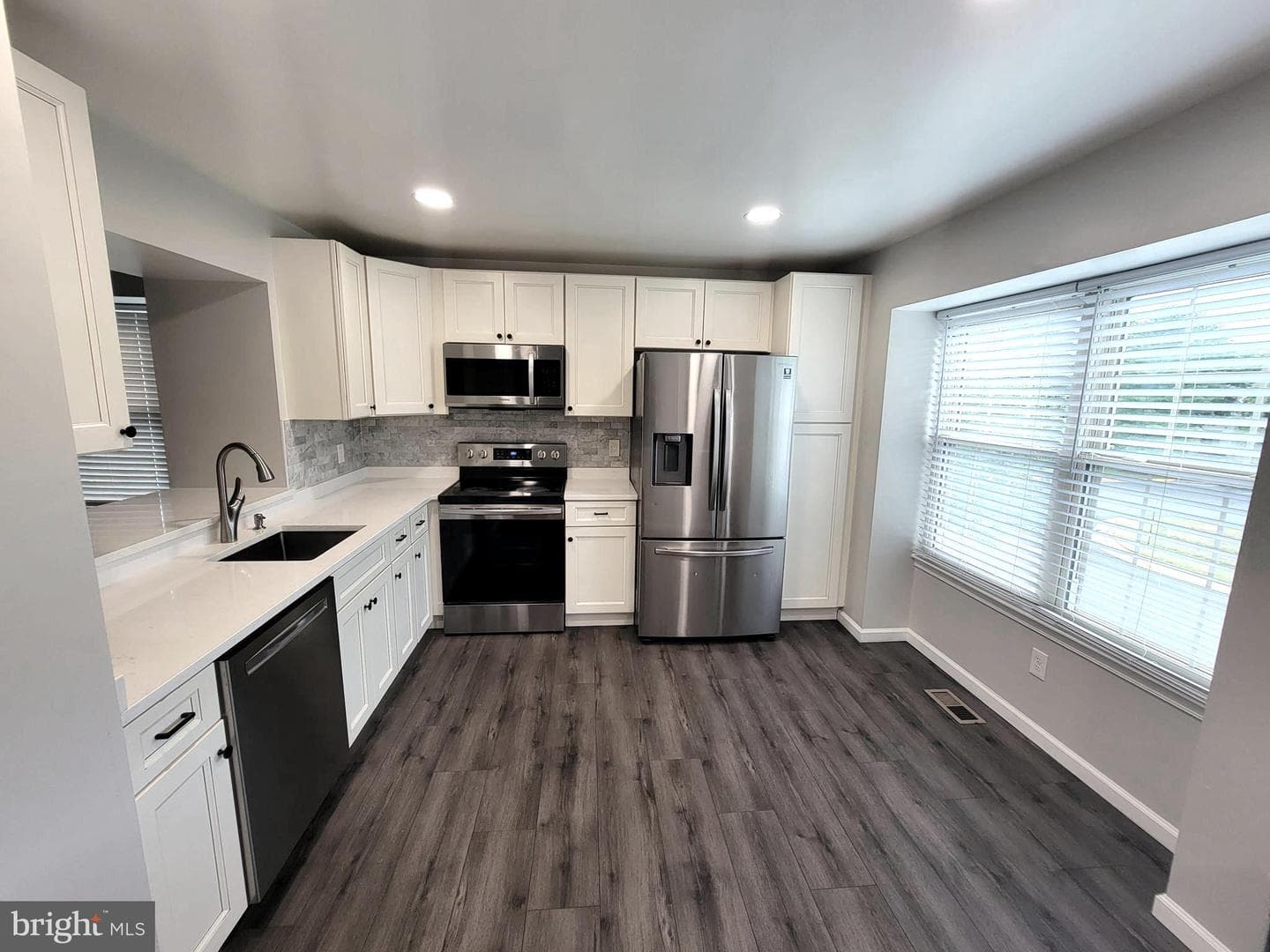 8521 Charnwood Court photo 14
