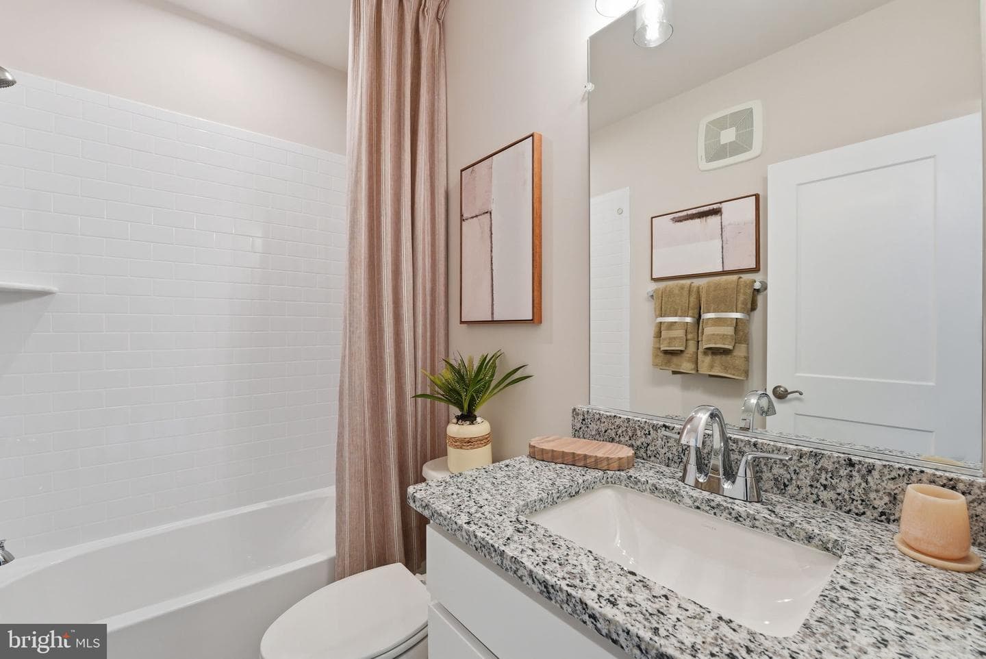 14152 Slate Street photo 32