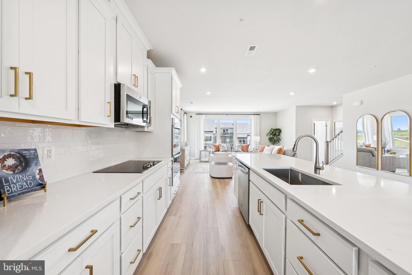 13826 Quartz Avenue photo 6