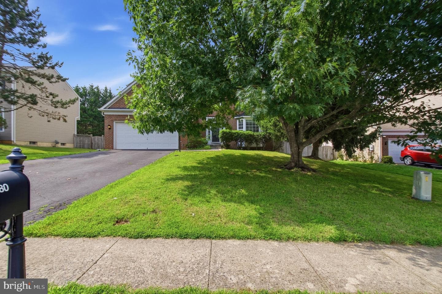 5880 Moonbeam Drive photo 3