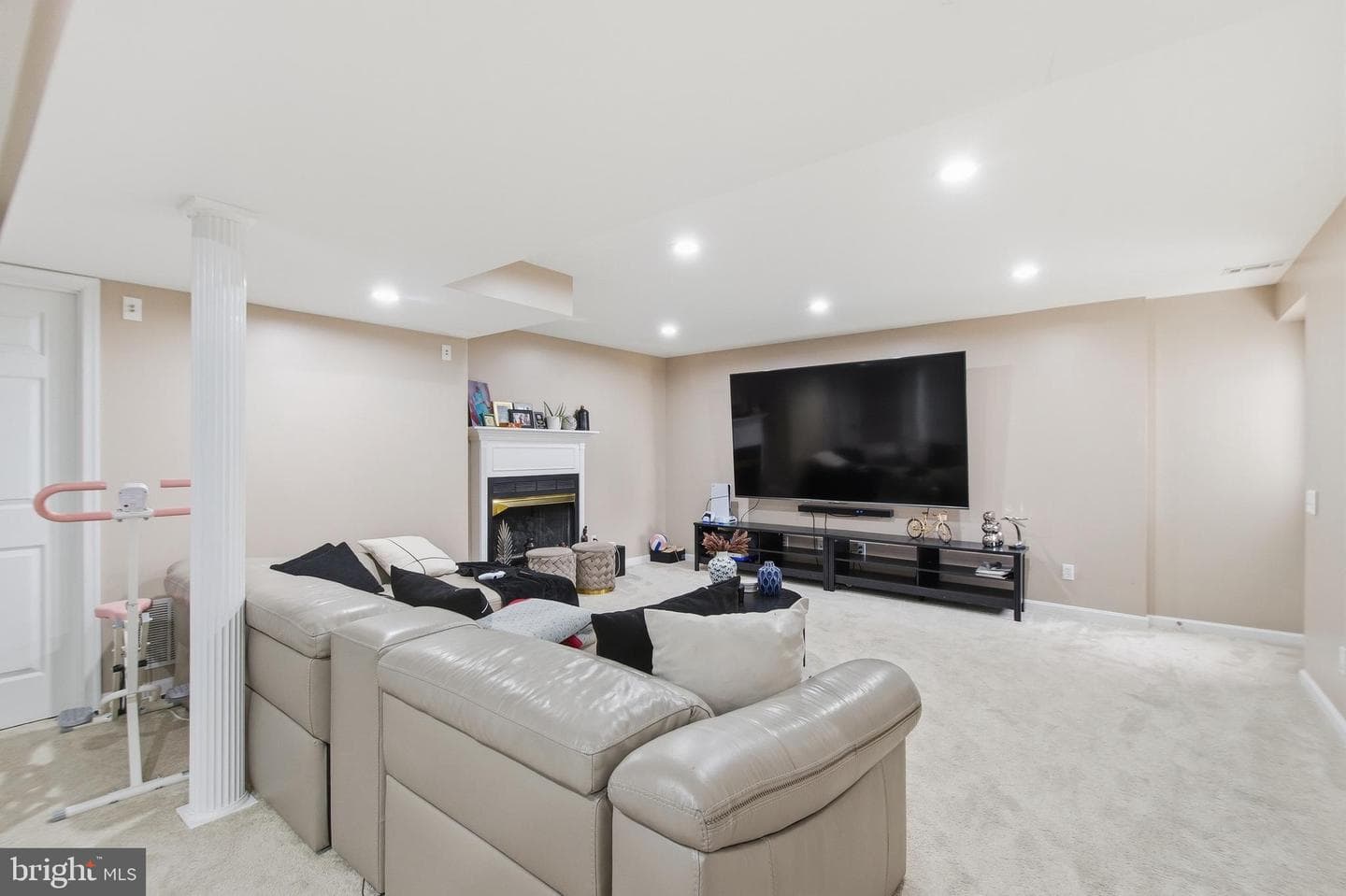 5880 Moonbeam Drive photo 39