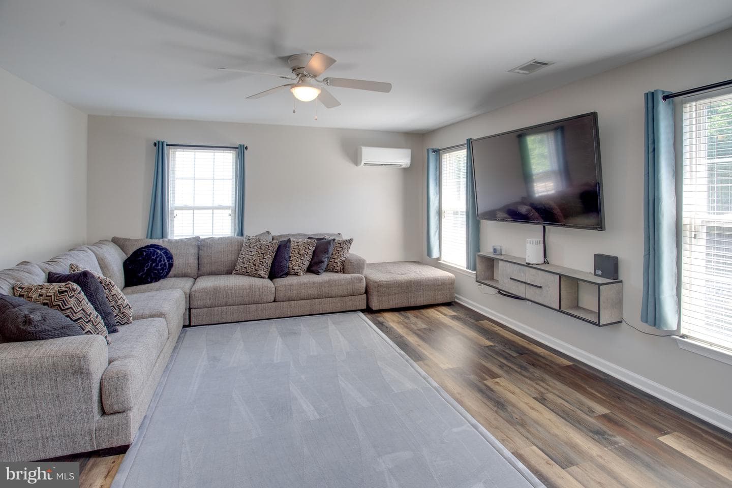 17701 Avenel Lane photo 32