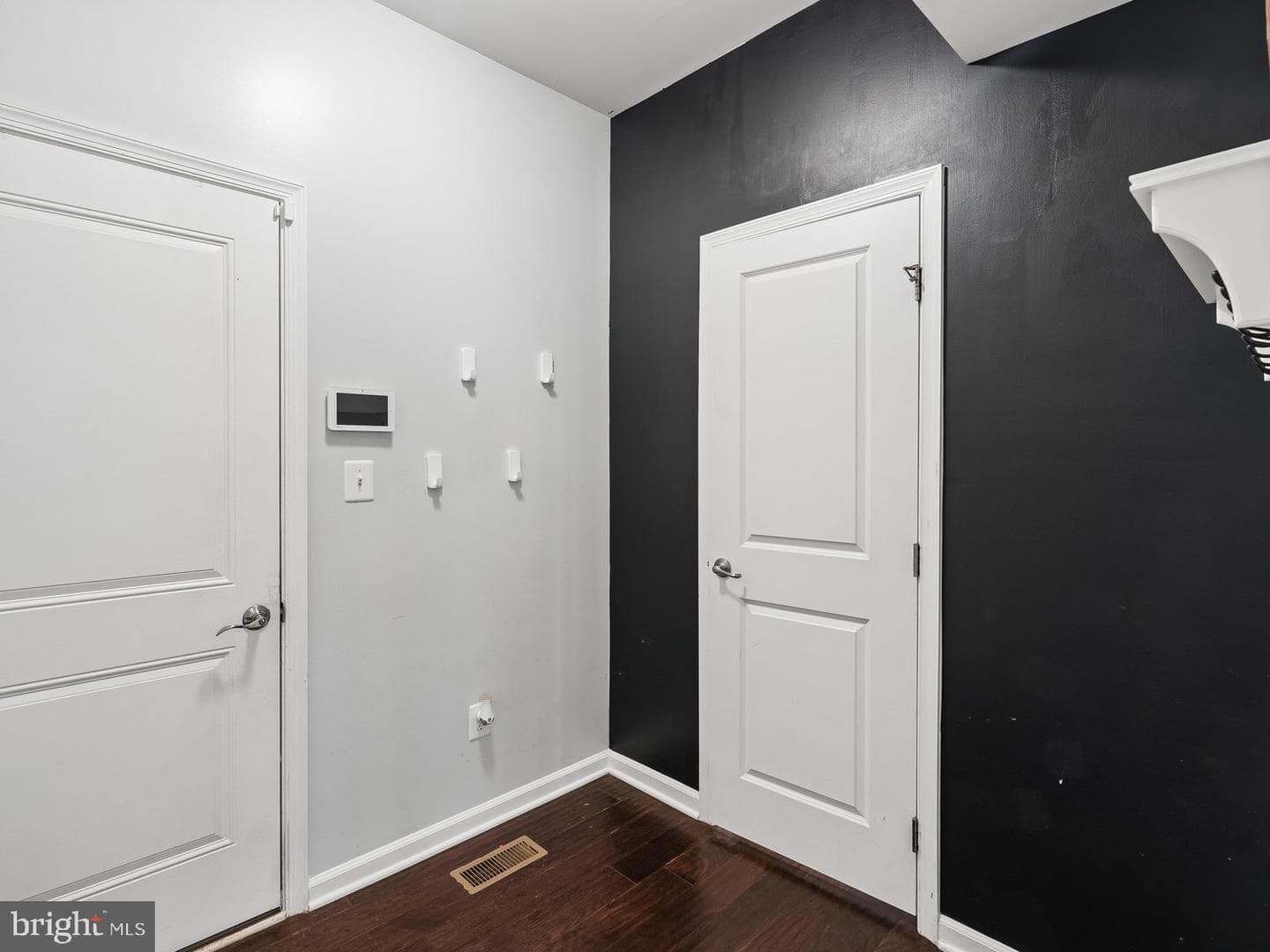 2301 Harmsworth Drive photo 22