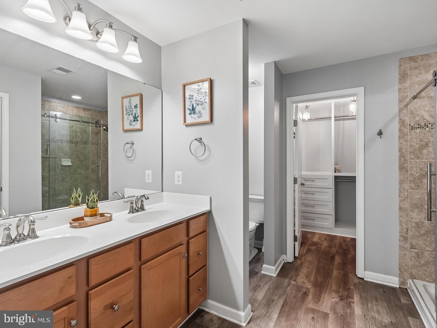 2301 Harmsworth Drive photo 32