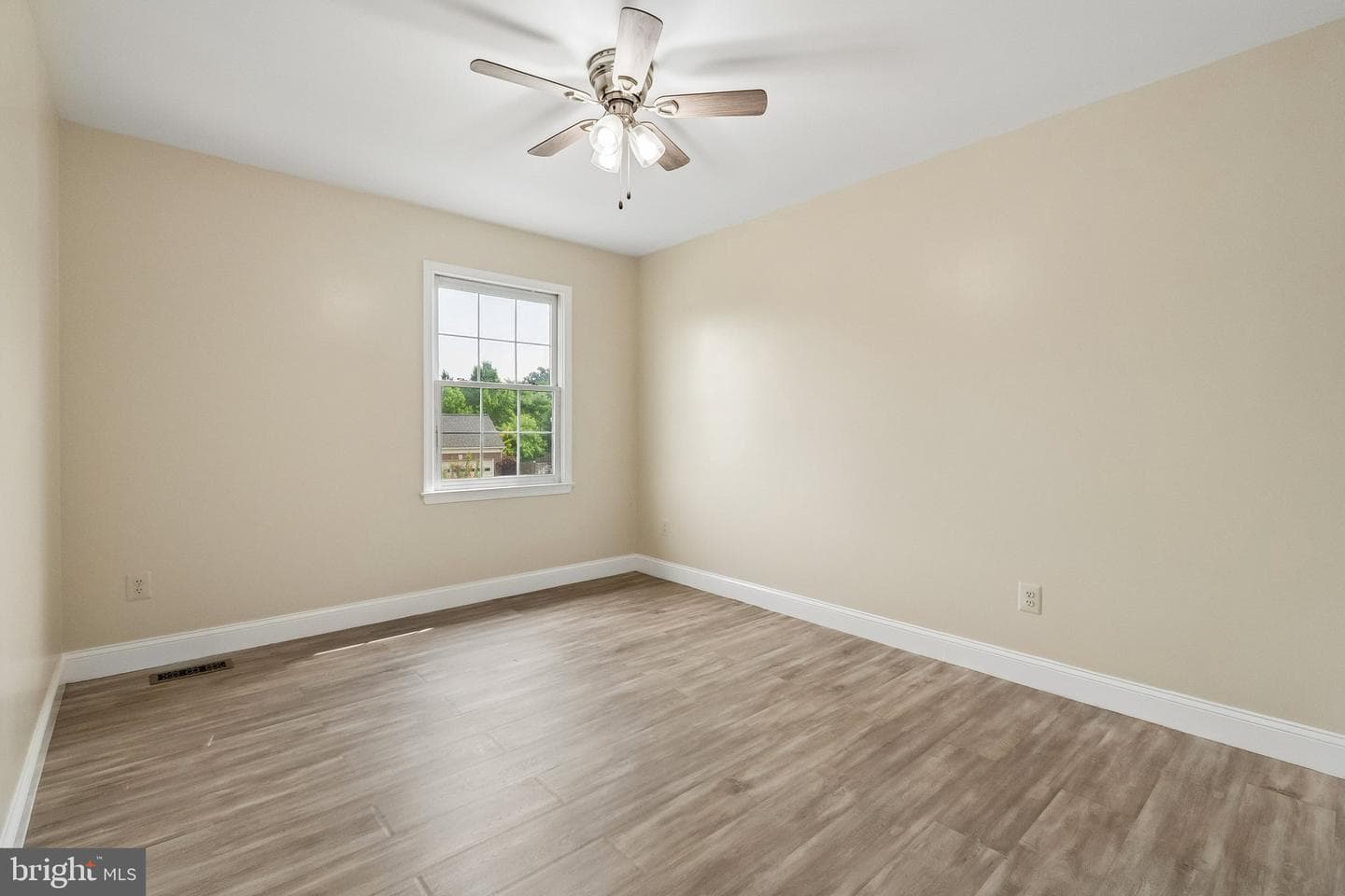 16069 Olmstead Lane photo 11