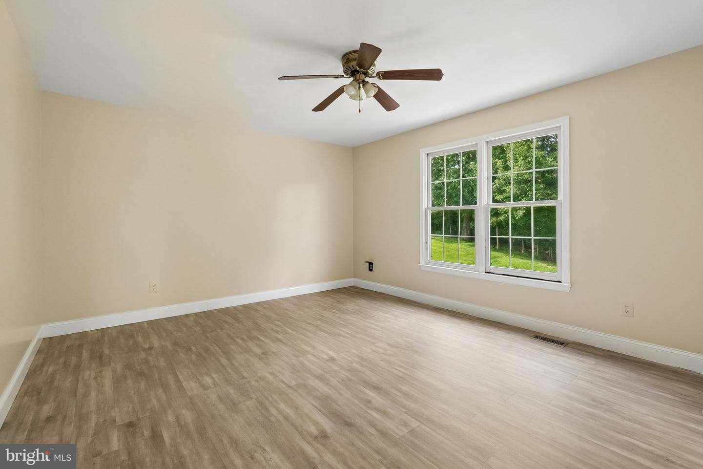 16069 Olmstead Lane photo 12