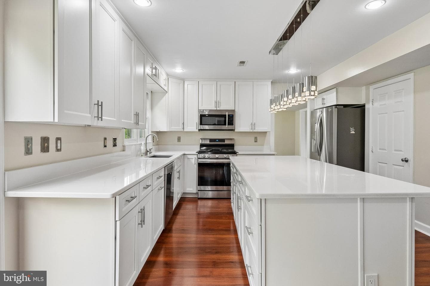 16069 Olmstead Lane photo 19