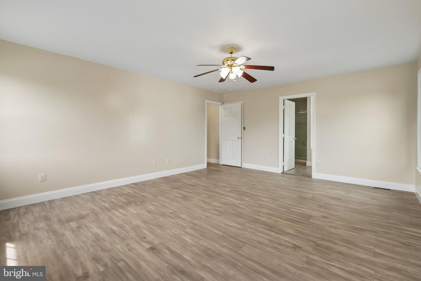 16069 Olmstead Lane photo 4