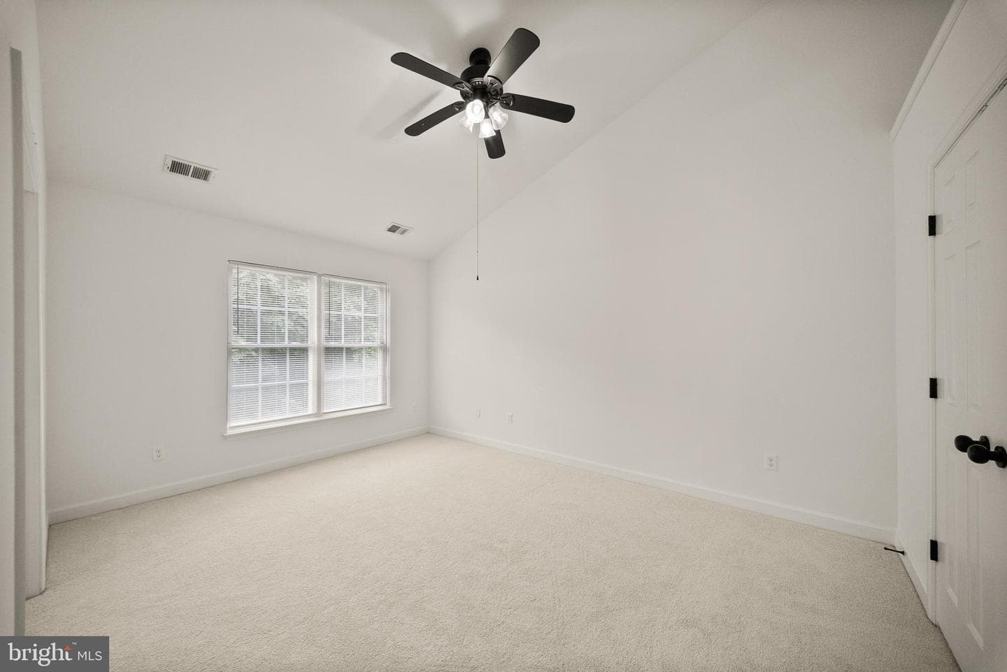 14196 Madrigal Drive photo 26