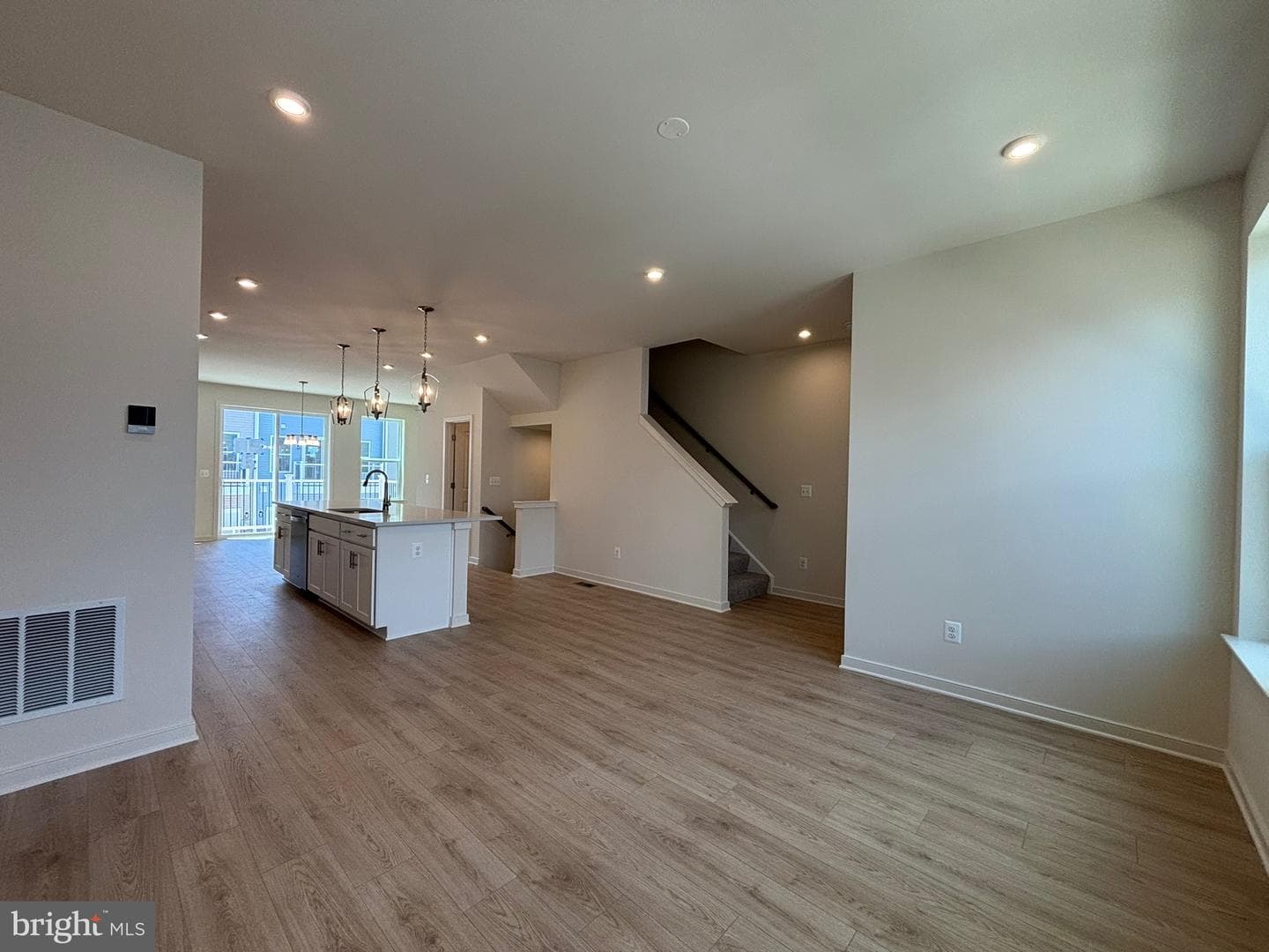 18002 Alicia Avenue photo 4