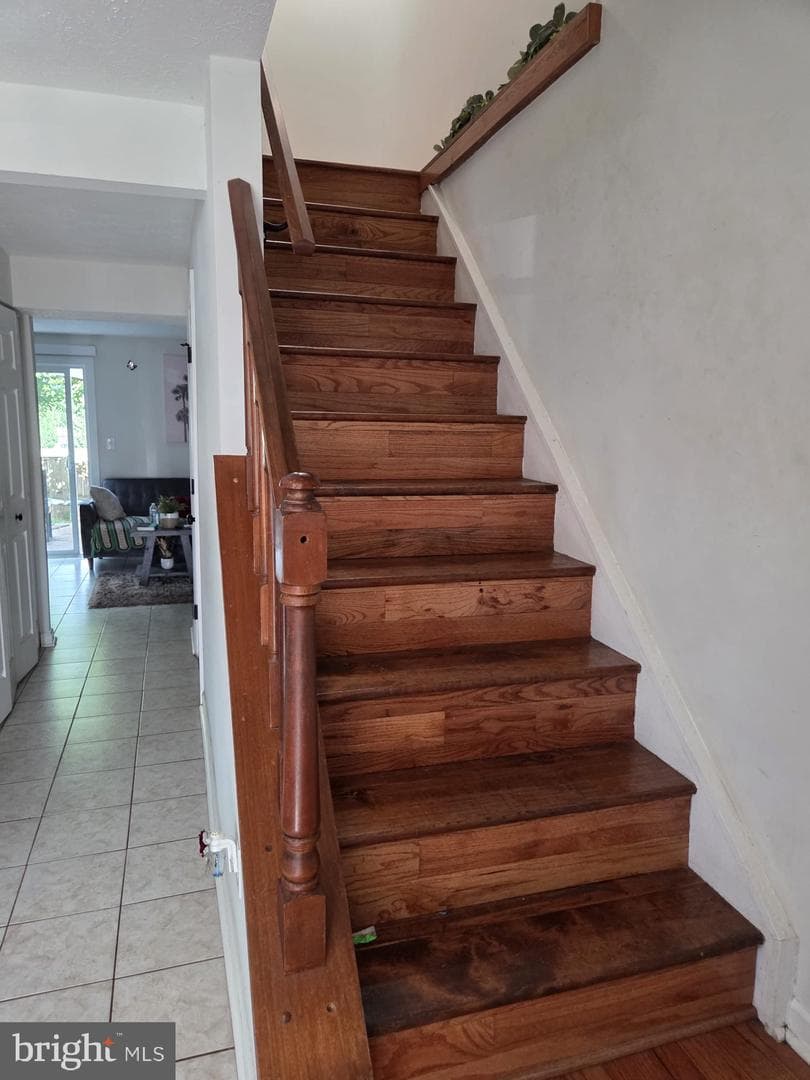 8811 Vicksburg Court photo 3
