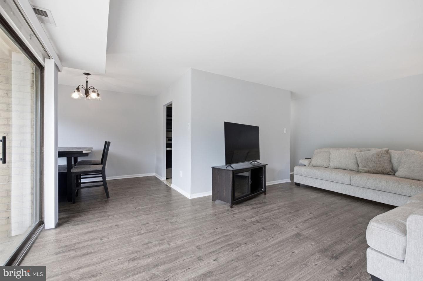 7589 Margate Court #204 photo 6