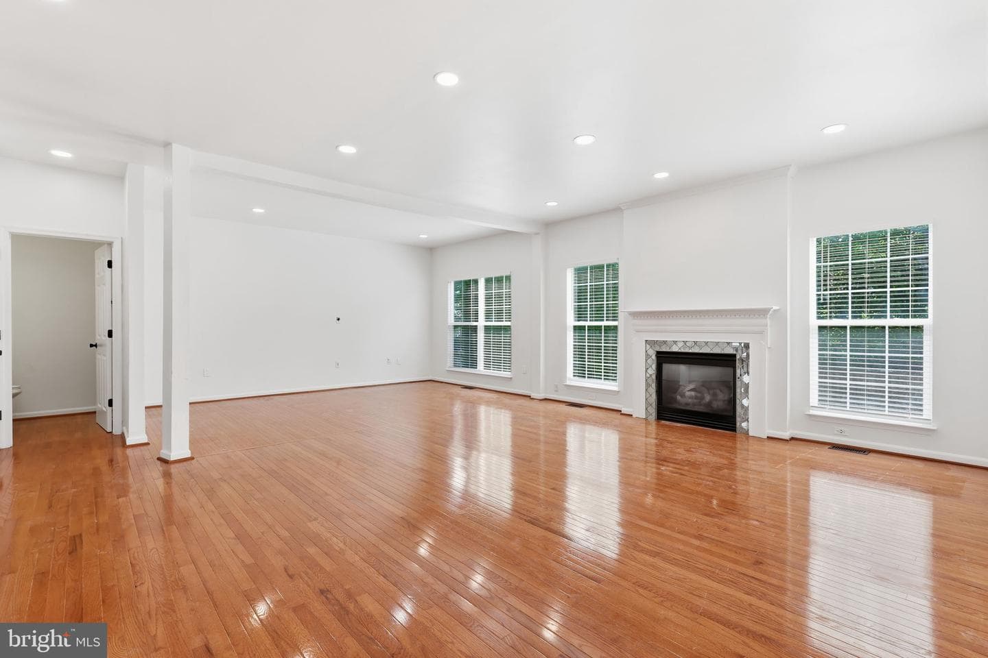 10241 Aqua View Court photo 5