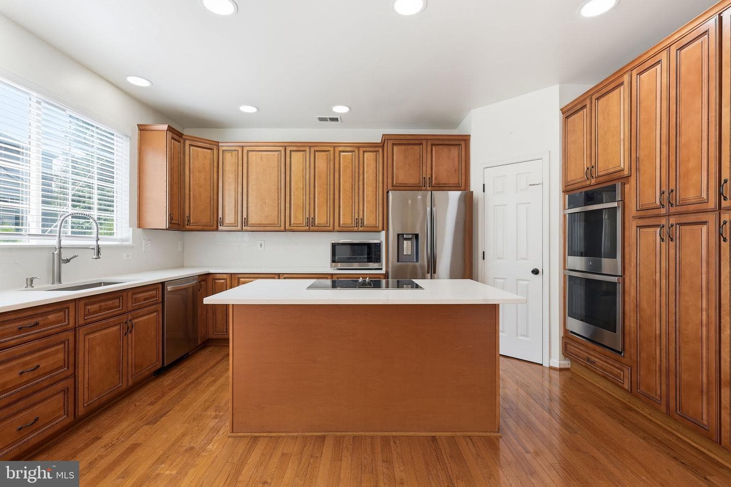 10241 Aqua View Court photo 8
