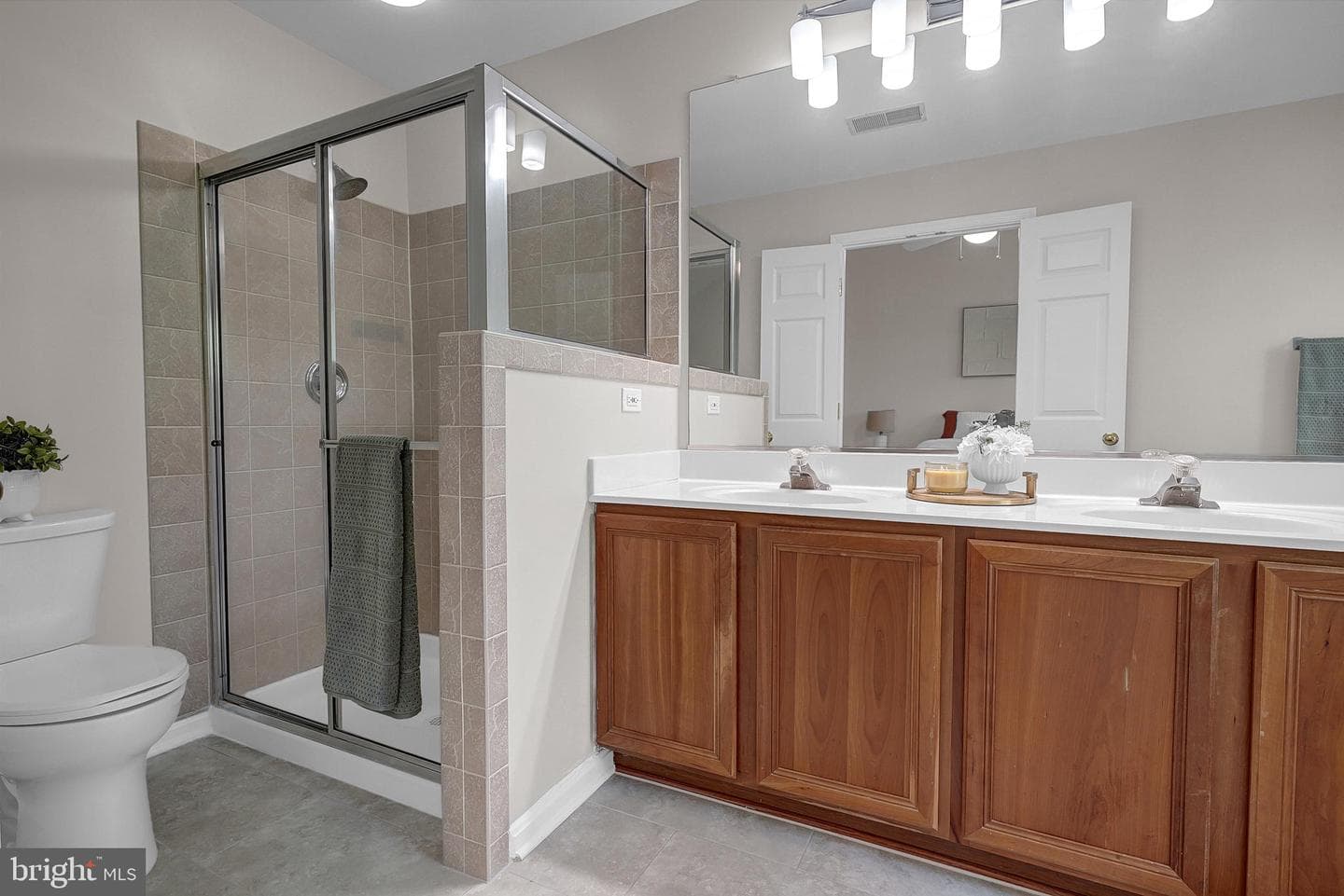 13863 Palisades Street photo 35
