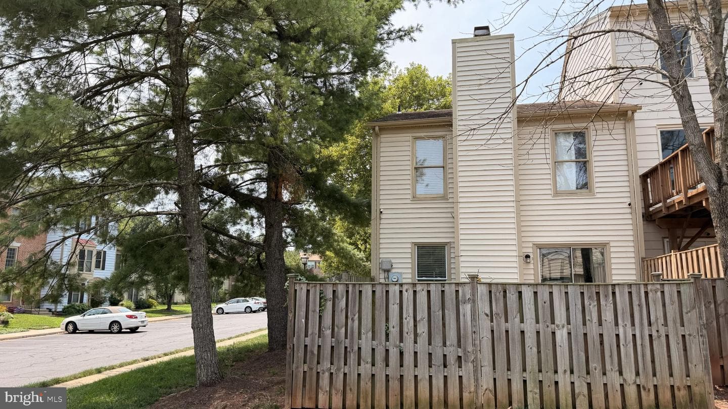 10500 Oronoco Lane photo 5