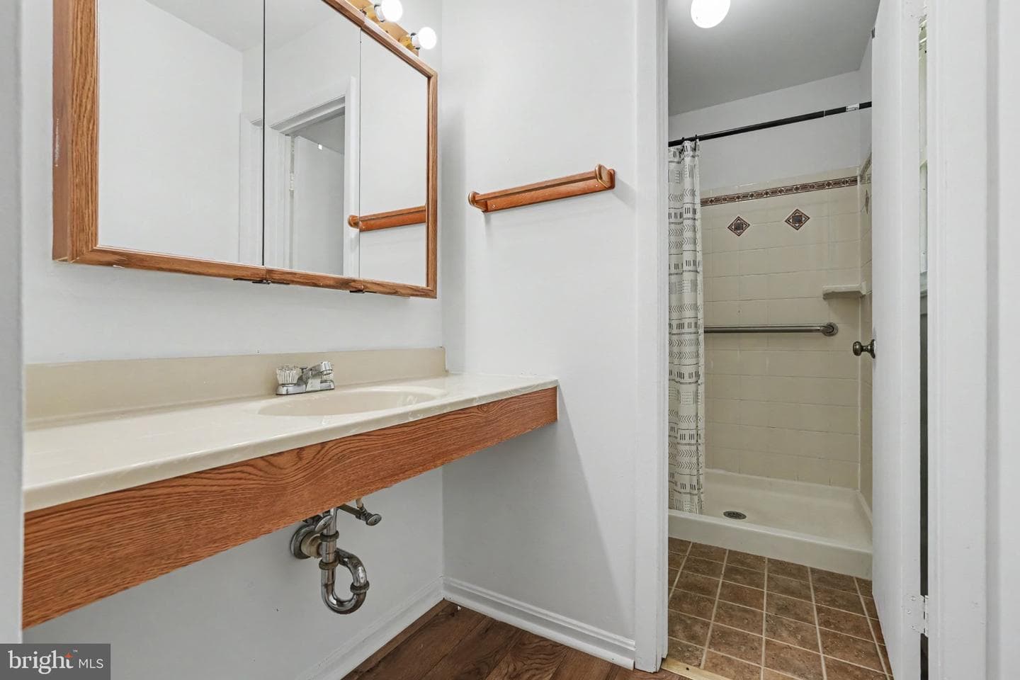 5529 Neddleton Avenue photo 12