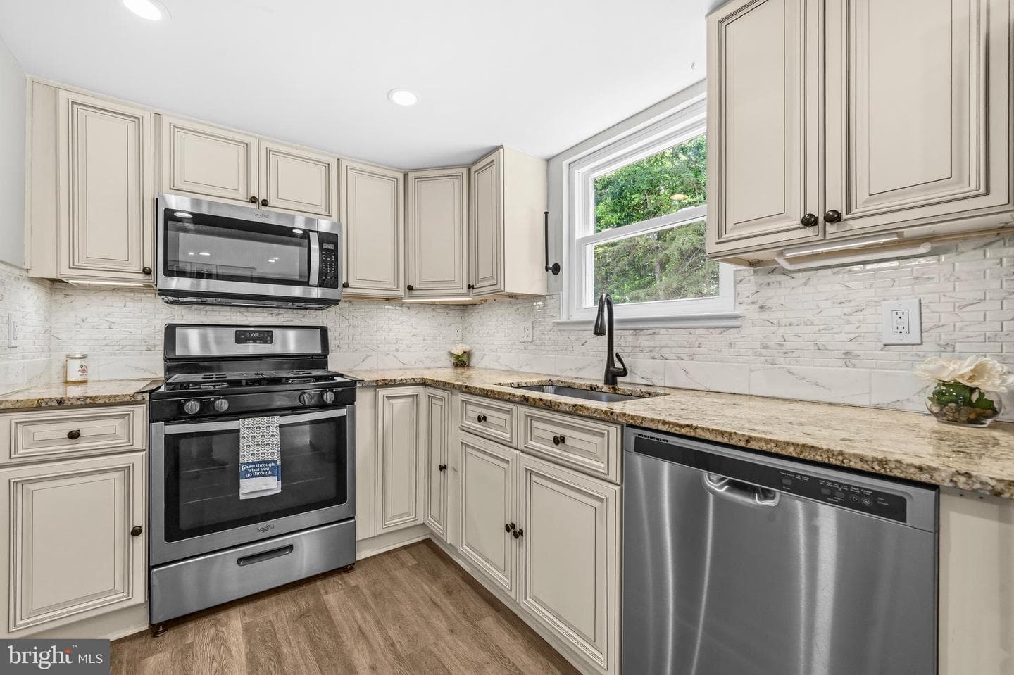 6109 Plainville Lane photo 10