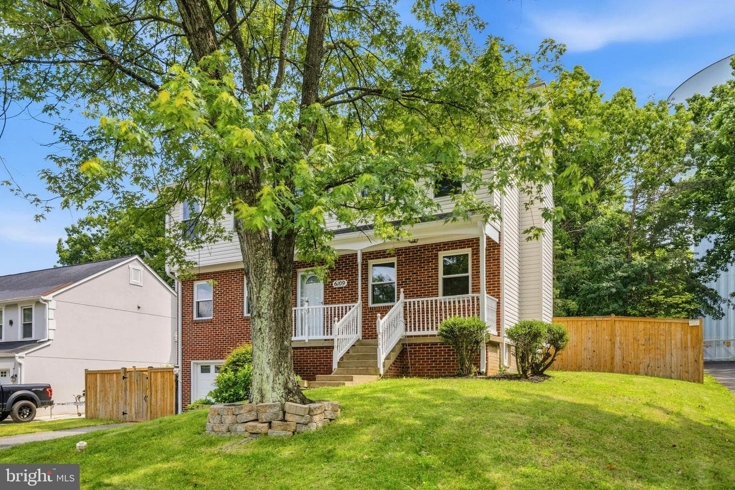 6109 Plainville Lane photo 4