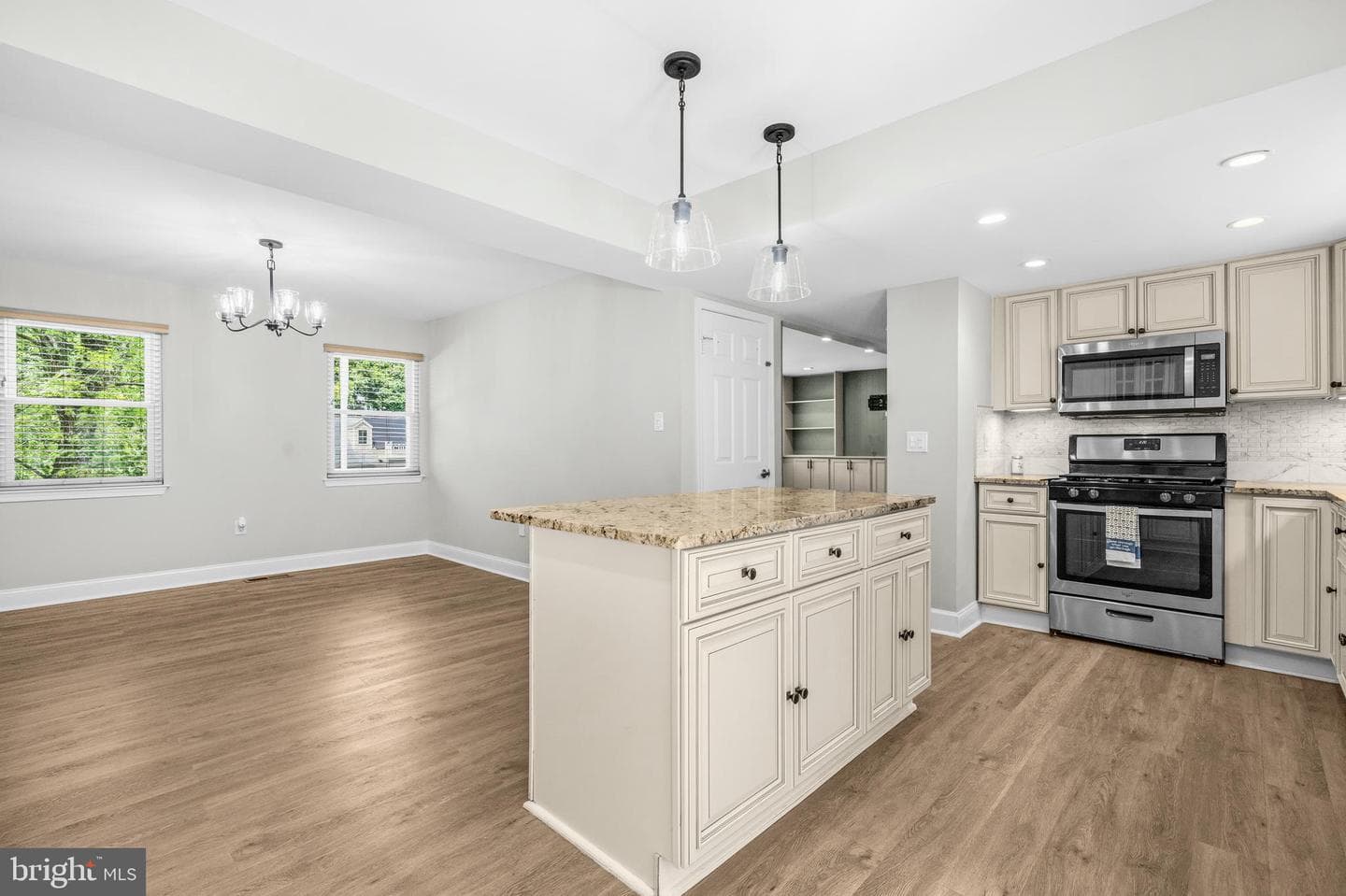 6109 Plainville Lane photo 9