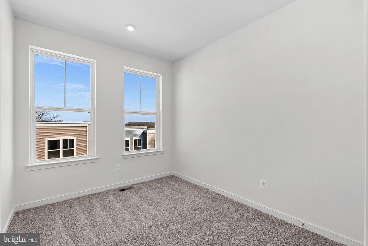 18020 Alicia Avenue photo 14