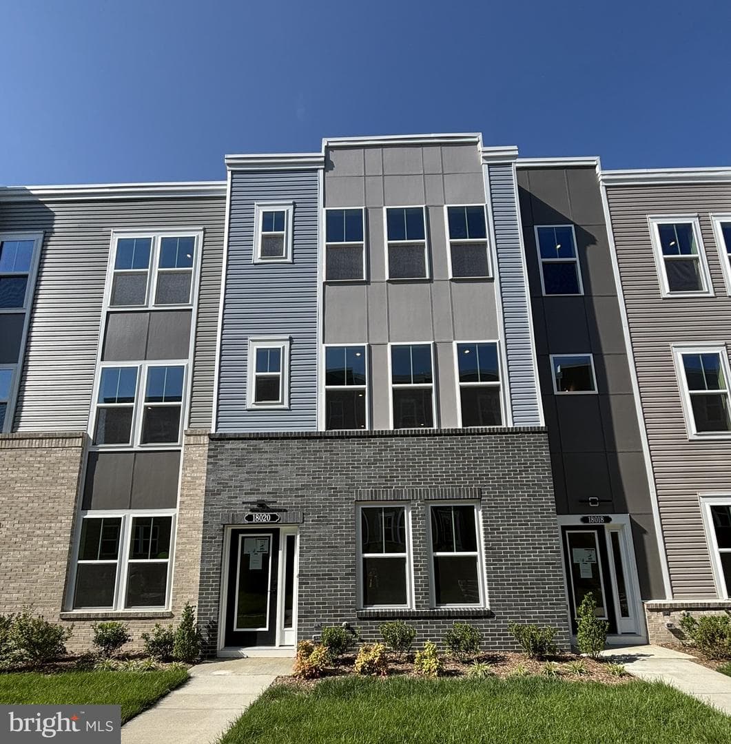 18020 Alicia Avenue photo 21