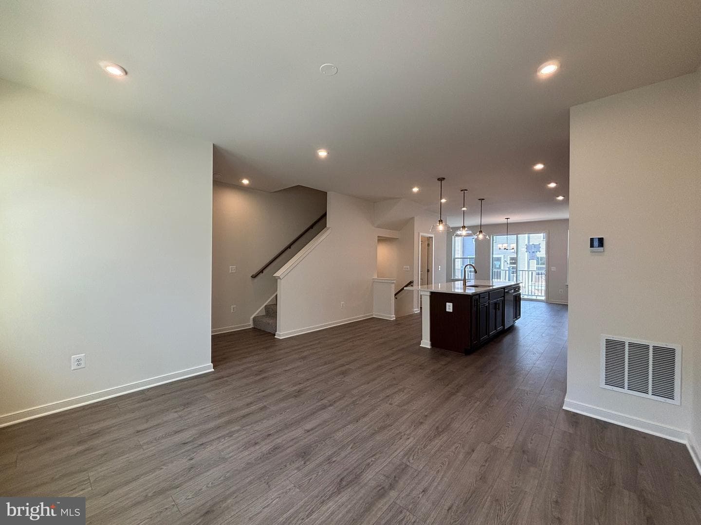 18020 Alicia Avenue photo 4