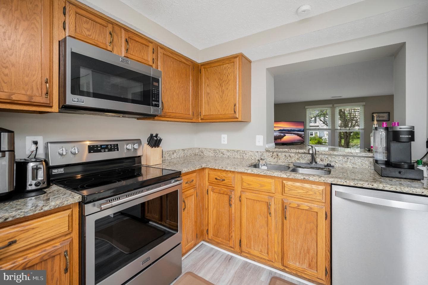 4686 Whitely Court photo 9