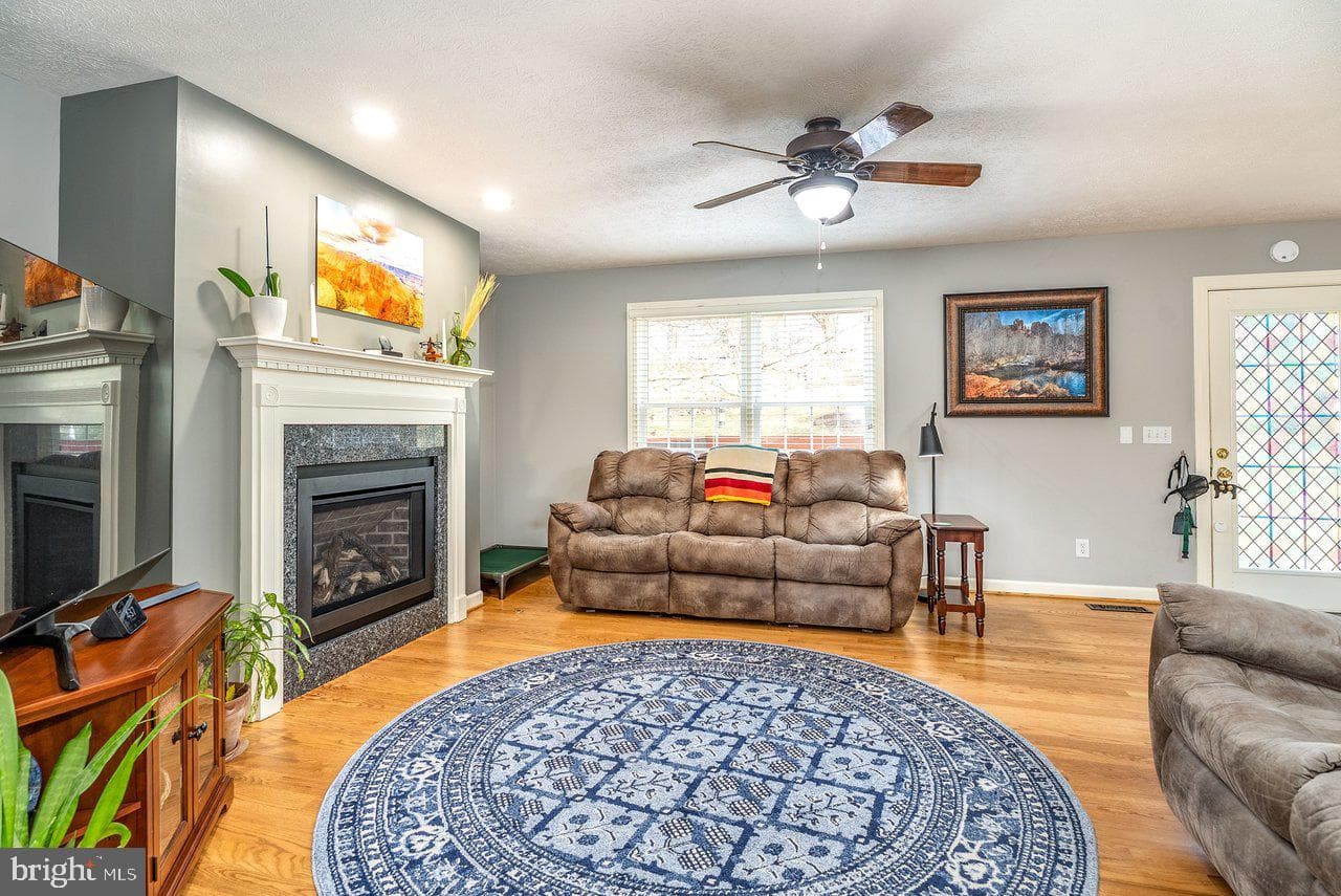 760 Confederacy Dr photo 22