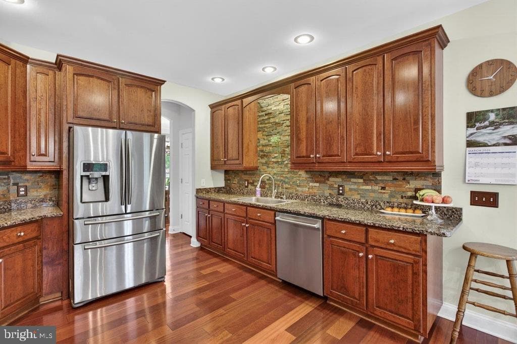 580 Regiment Road photo 9