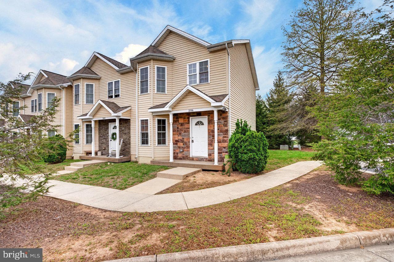206 Willow Oaks Drive