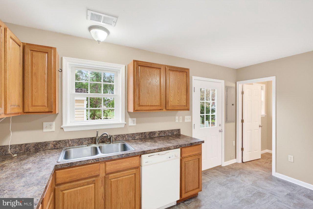 206 Willow Oaks Drive photo 7