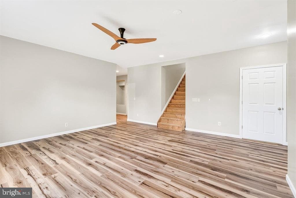 8905 Shade Tree Lane photo 32