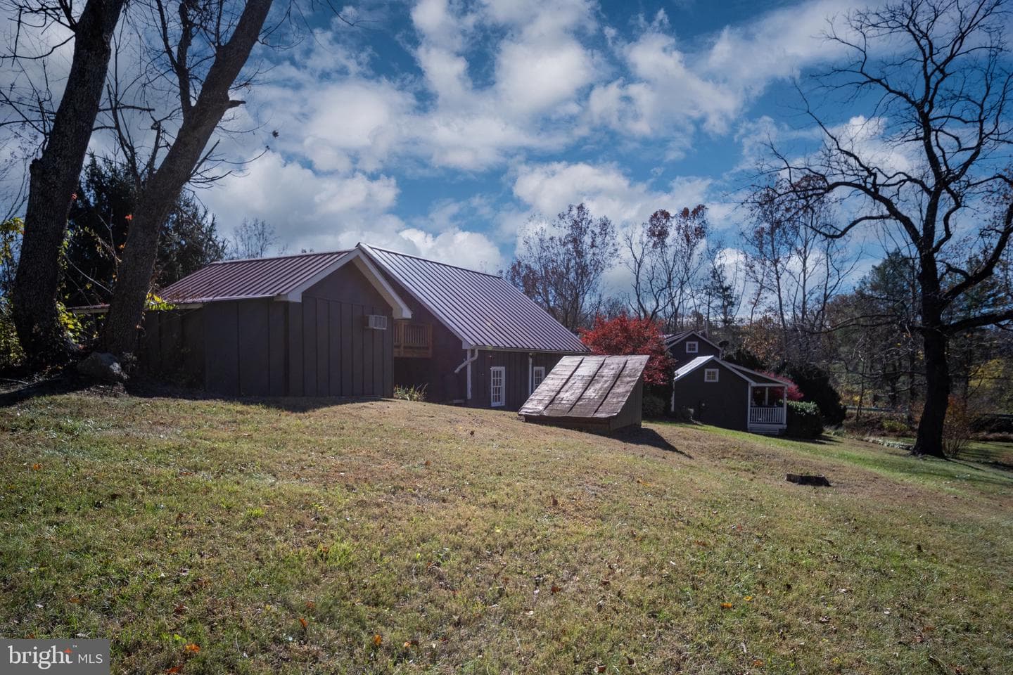 560 Richmond Road photo 120