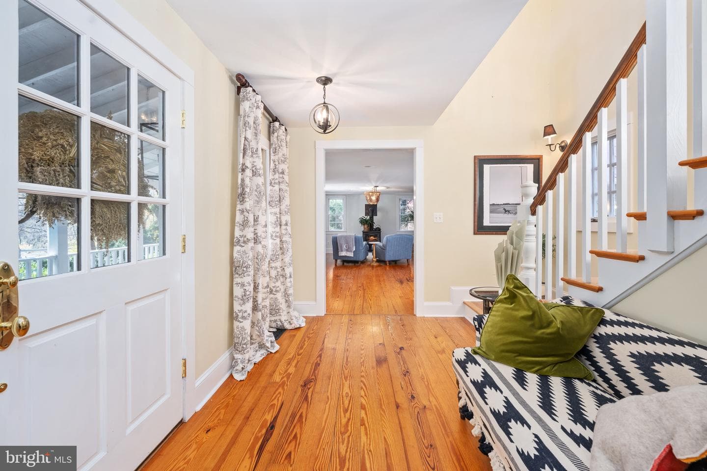 560 Richmond Road photo 3