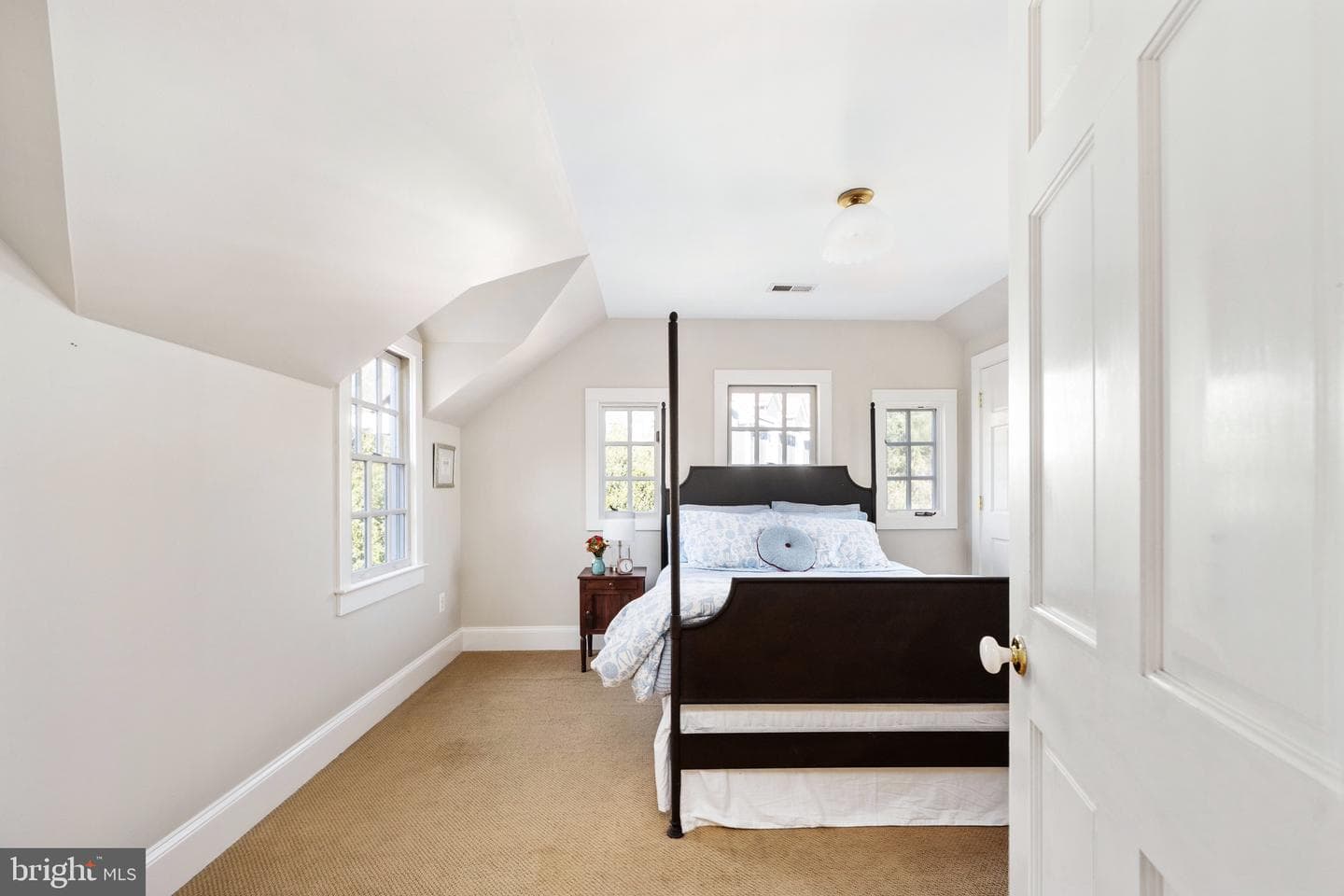 560 Richmond Road photo 72
