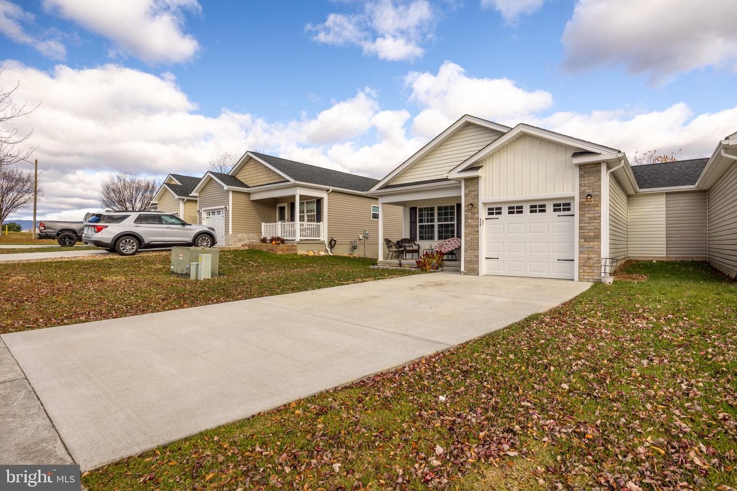 558 Great Oak Court photo 41