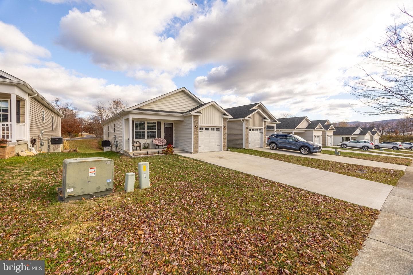 558 Great Oak Court photo 42